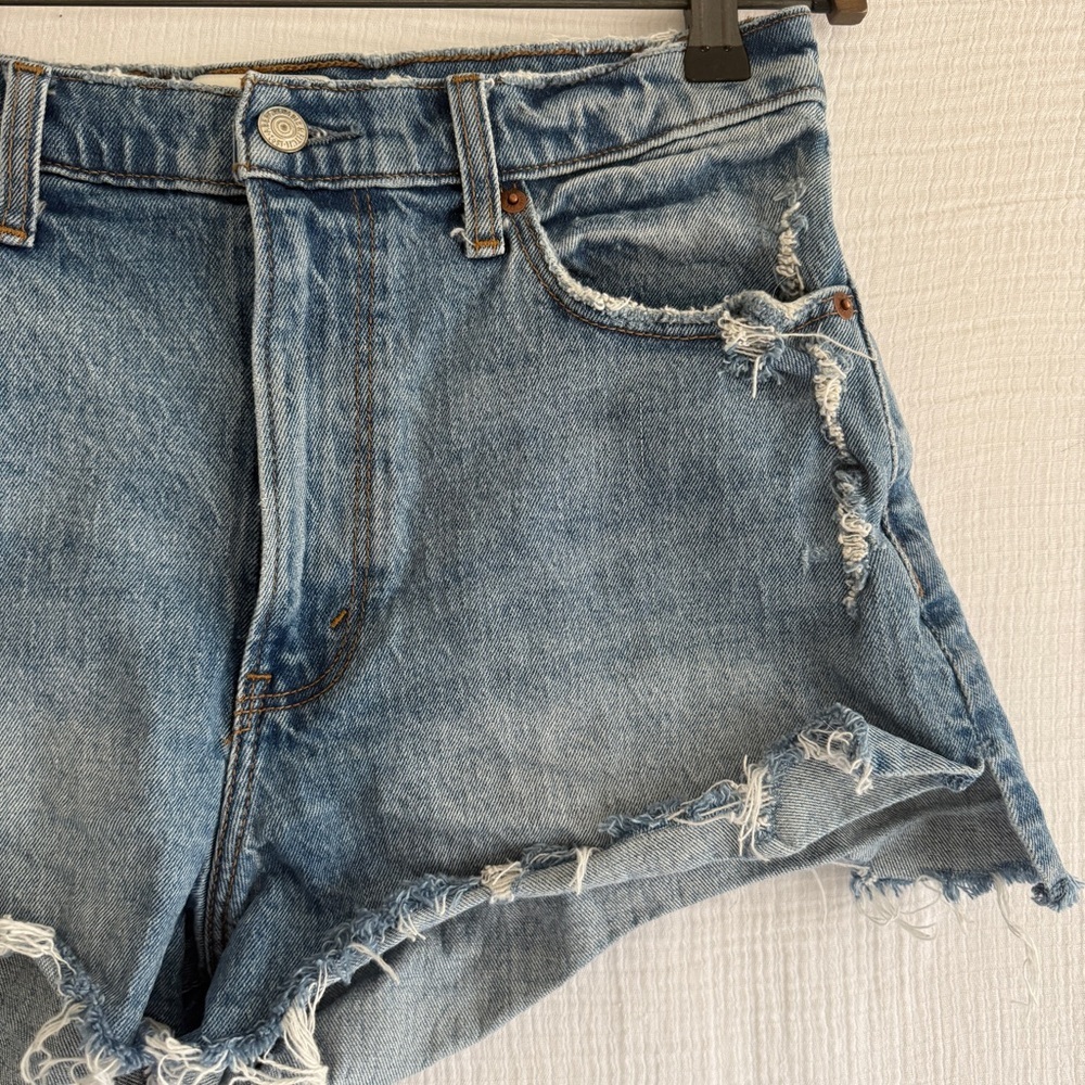 Abercrombie & Fitch Curve Love High Rise Denim Mom Short Women Size 30 - Picture 4 of 14